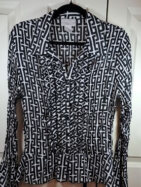 Worthington Black & White Geometric Ruffle Front Blouse